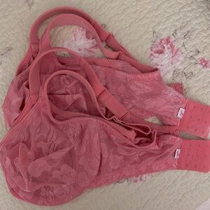 Closet Closing. Wacoal 36DD underwire bras, style 85567, lot of two!